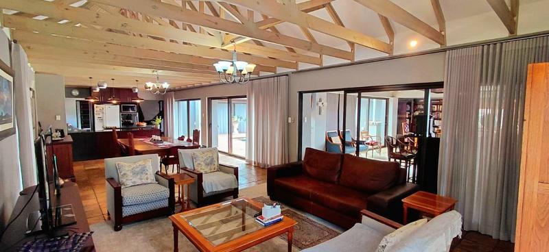 4 Bedroom Property for Sale in Woodland Hills Free State